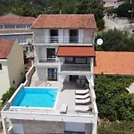 Family Friendly House With A Swimming Pool Brna, Korcula - 13943 Holiday home Smokvica (Korcula)