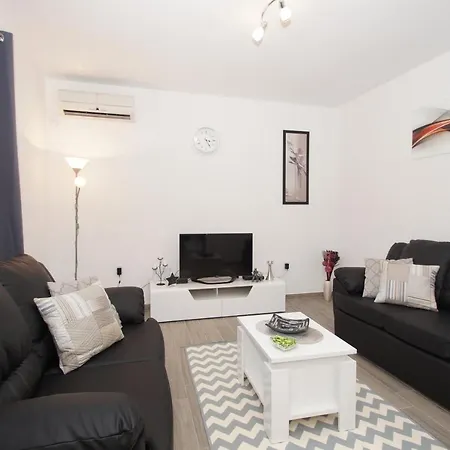 Family Friendly House With A Swimming Pool Brna, Korcula - 13943 別荘