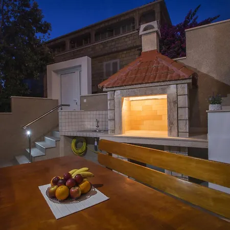 Family Friendly House With A Swimming Pool Brna, Korcula - 13943 Casa de Férias *