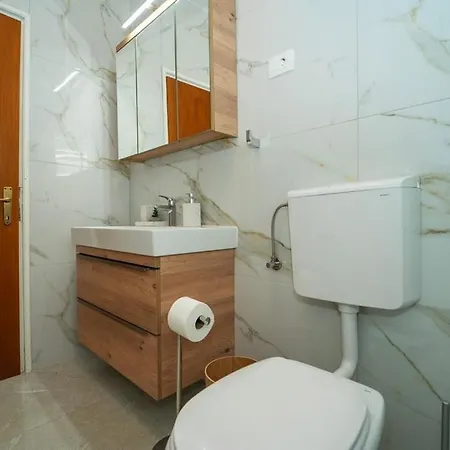 Casa vacanze Family Friendly House With A Swimming Pool Brna, Korcula - 13943
