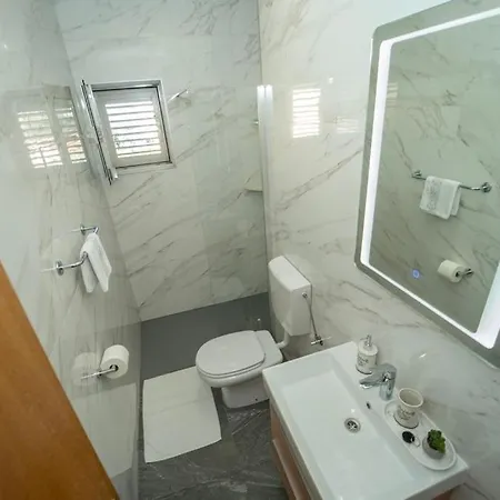 Casa vacanze Family Friendly House With A Swimming Pool Brna, Korcula - 13943