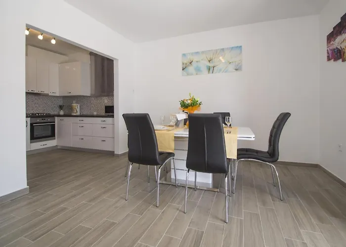 Family Friendly House With A Swimming Pool Brna, Korcula - 13943 Casa de Férias *