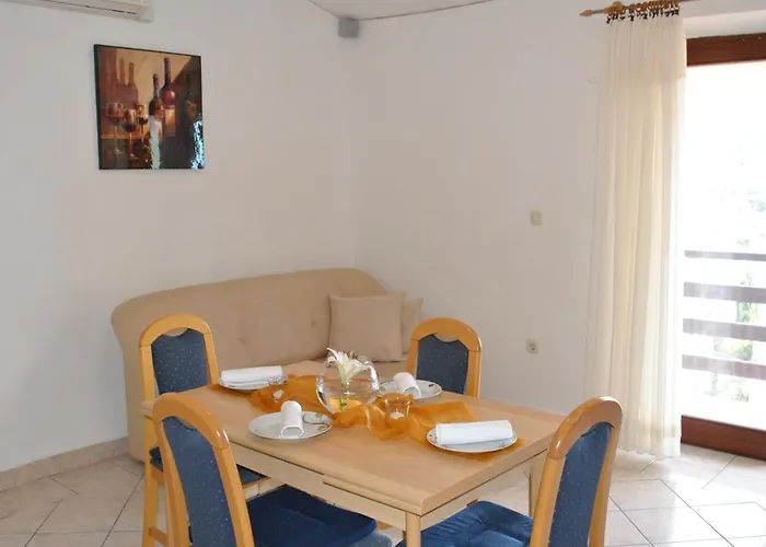 Family Friendly House With A Swimming Pool Brna, Korcula - 13943 Casa de Férias